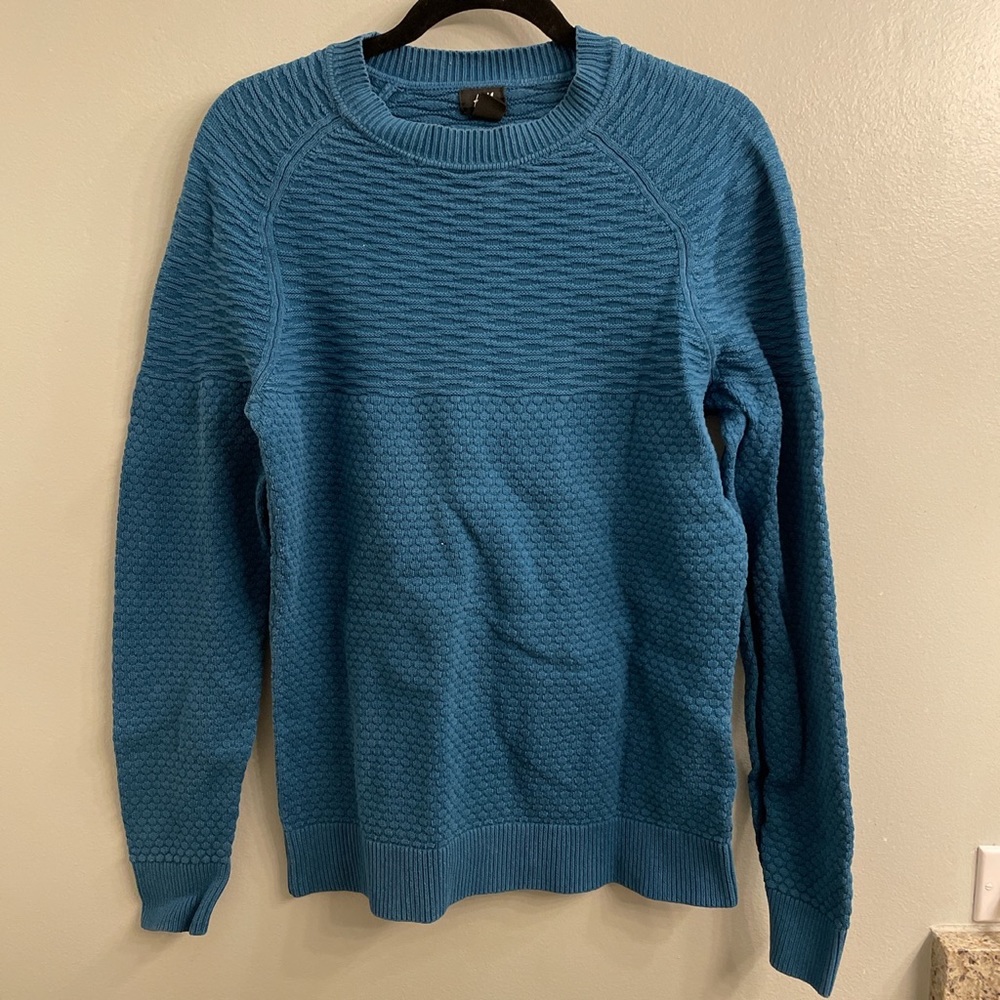 H&M blue knit sweater